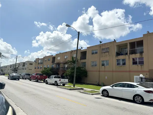 1300 W 53rd St #35, Hialeah, FL 33012