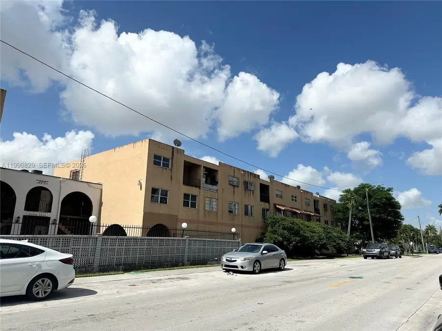 1300 W 53rd St #35, Hialeah, FL 33012 - #3