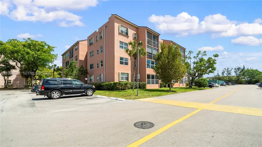 2861 Somerset Dr #301, Lauderdale Lakes, FL 33311 - #2