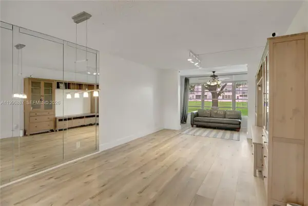 9041 Sunrise Lakes Blvd #106, Sunrise, FL 33322