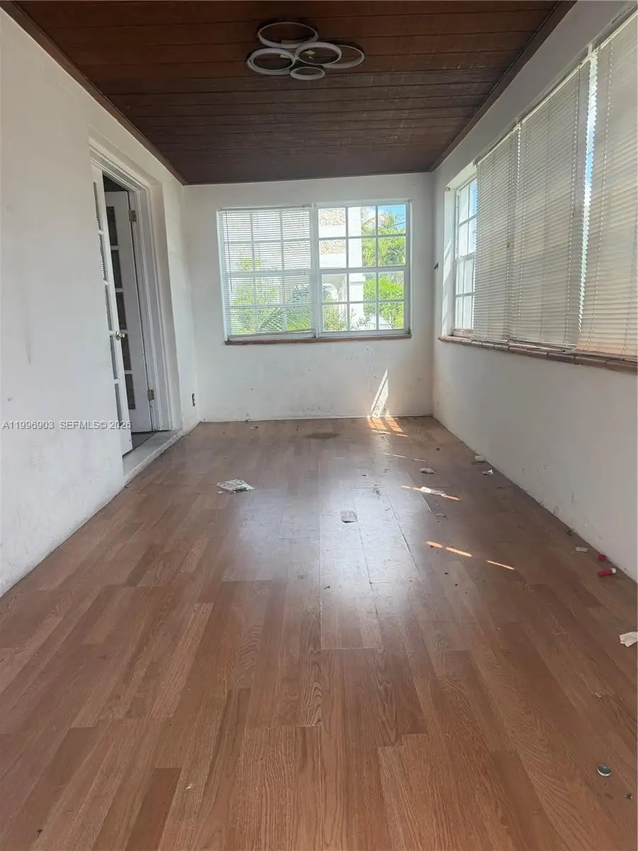 634 SW 10th Ave, Miami, FL 33130 - #2