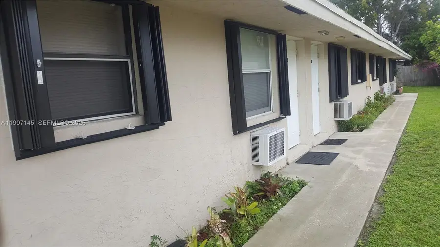 237 SW 5th St, Deerfield Beach, FL 33441 - #2