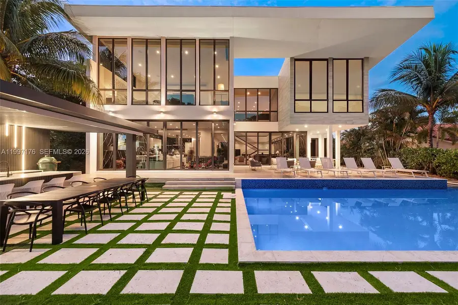 521 Holiday Dr, Hallandale Beach, FL 33009 - #2