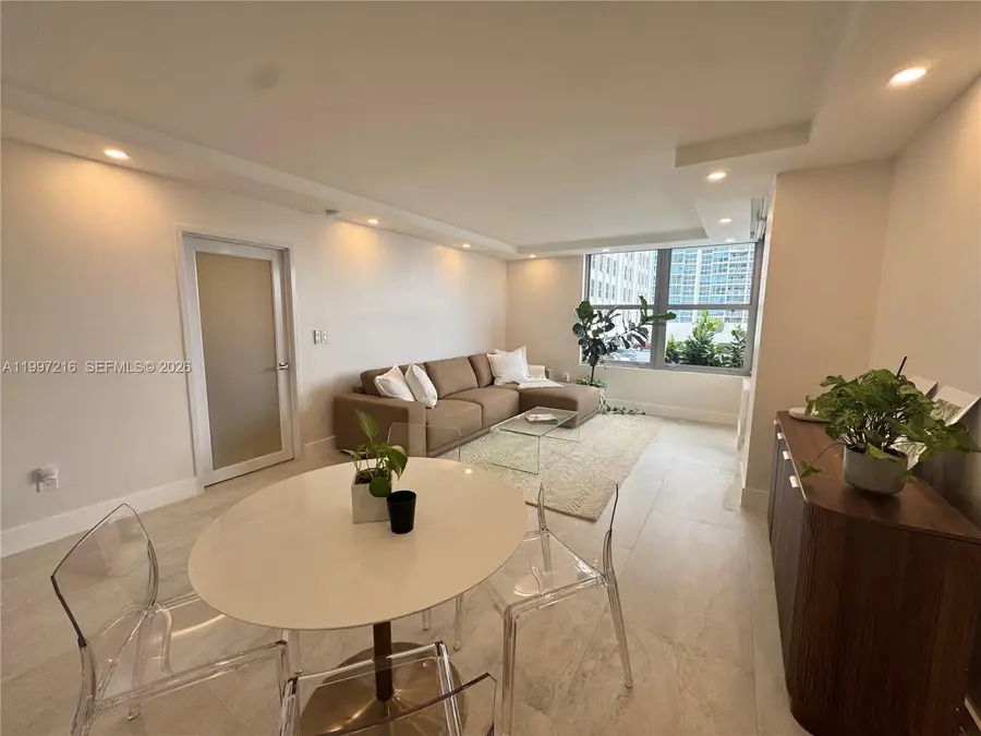 2899 Collins Ave #424, Miami Beach, FL 33140 - #2