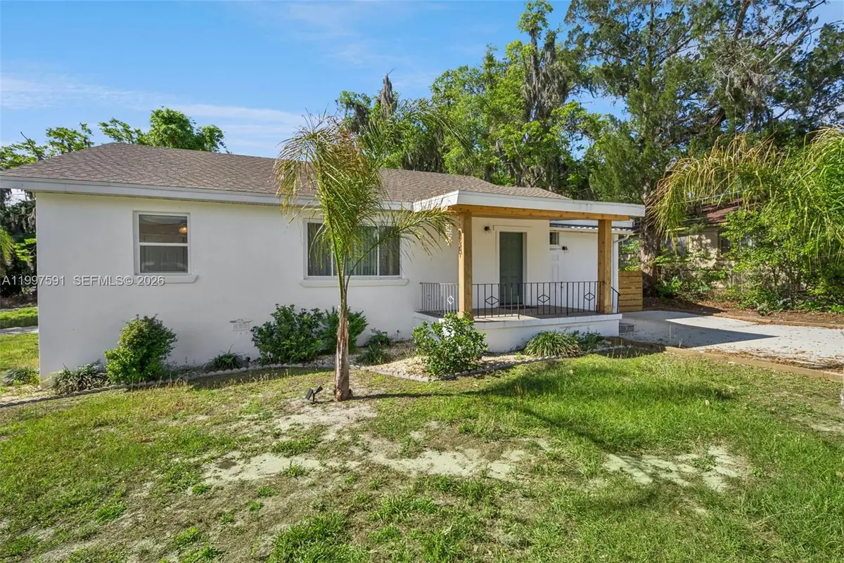 334 W Howry Ave, Deland, FL 32720 - #1