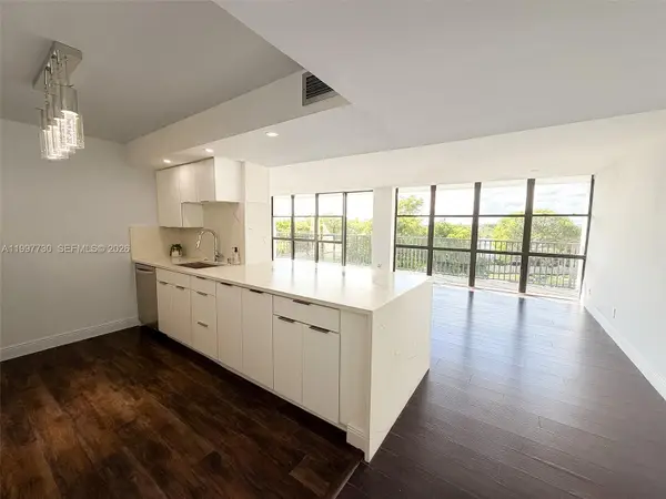 1000 Parkview Dr #531, Hallandale Beach, FL 33009