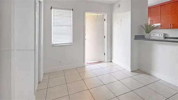 4081 N Dixie Hwy #20, Oakland Park, FL 33334