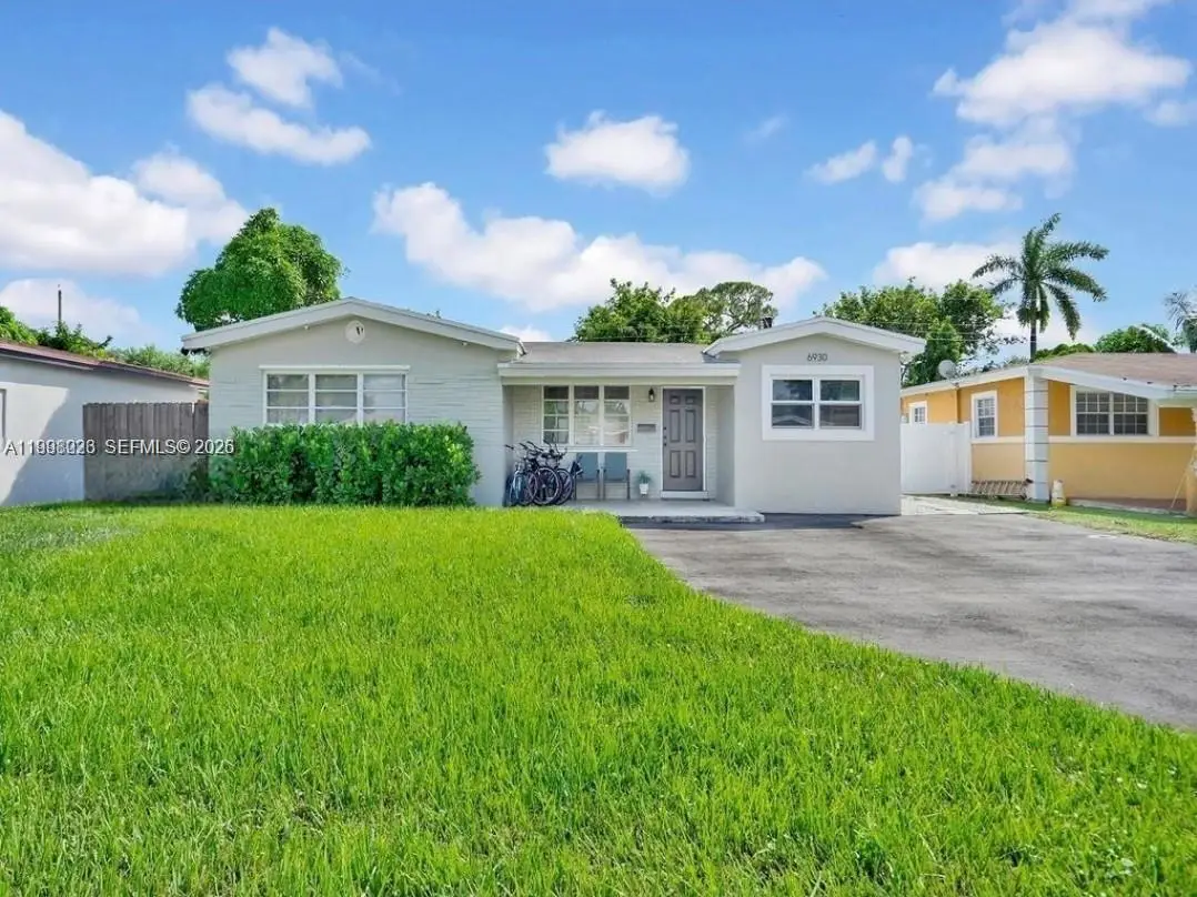 6930 SW 12th St, Pembroke Pines, FL 33023 - #1