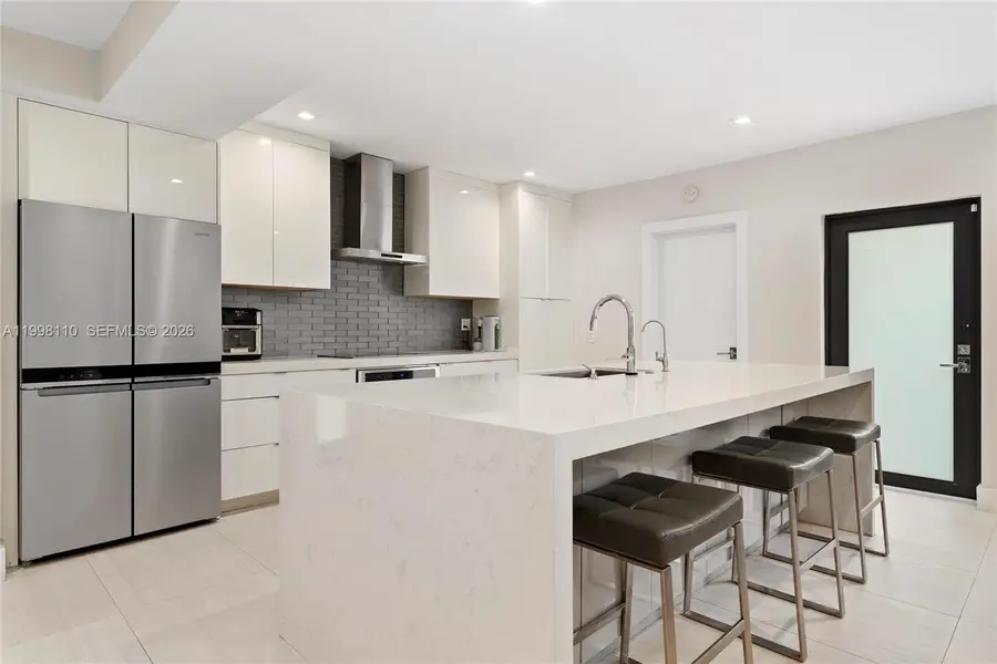 3141 N Bay Rd, Miami Beach, FL 33140 - #3