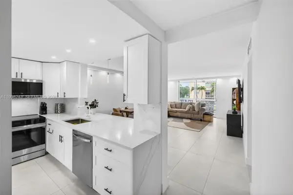 420 NE 12th Ave #202, Hallandale Beach, FL 33009