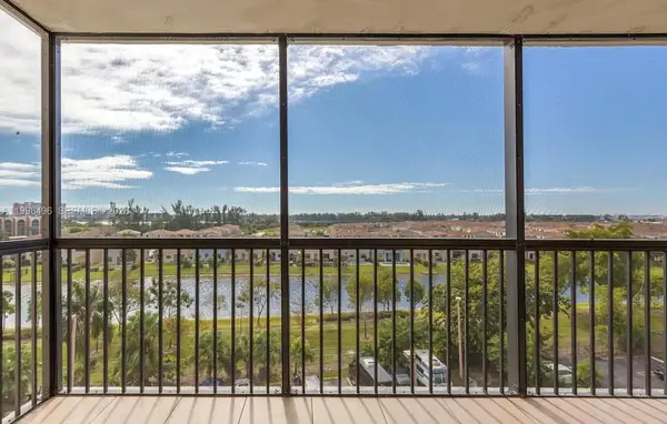 900 NE 195th St #610, Miami, FL 33179