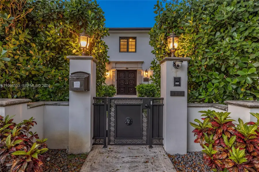 1001 NE 96th St, Miami Shores, FL 33138 - #3