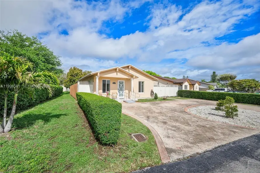 4218 SW 138th Ct, Miami, FL 33175 - #3