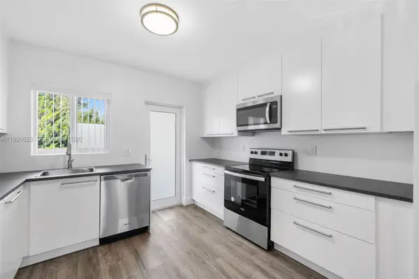 600 Layne Blvd #126, Hallandale Beach, FL 33009