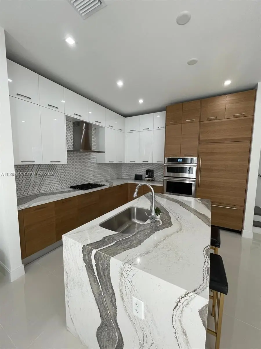 8283 NW 44th St, Doral, FL 33166 - #1