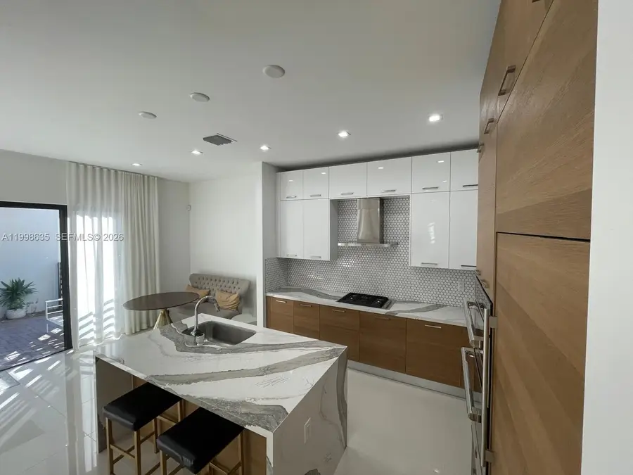 8283 NW 44th St, Doral, FL 33166 - #2