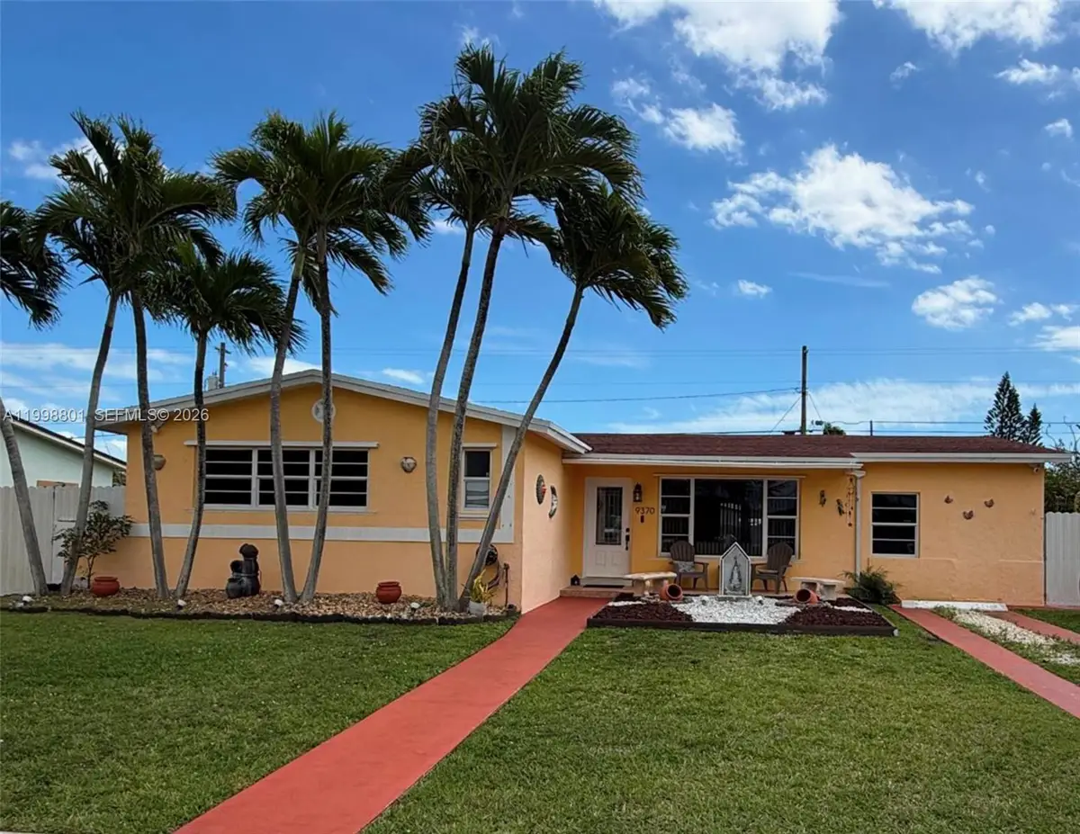 9370 Martinique Dr, Cutler Bay, FL 33189 - #1