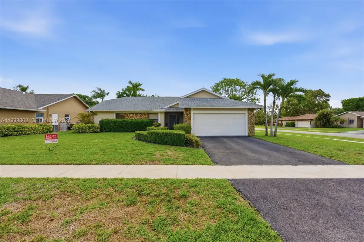 20823 Sugarloaf Ln, Boca Raton, FL 33428 - #1