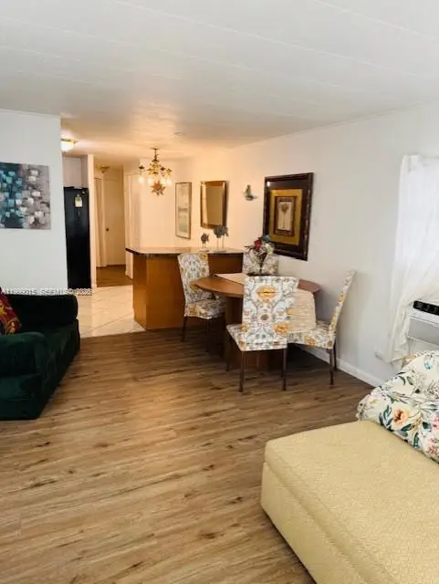 Address Withheld By Seller, Davie, FL 33314