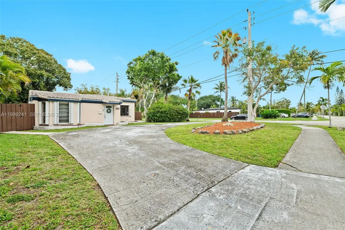 1395 NE 177th St, North Miami Beach, FL 33162 - #1