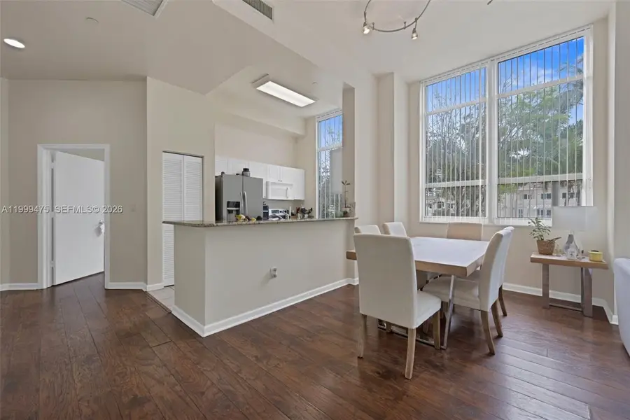 19501 W Country Club Dr #208, Aventura, FL 33180 - #3