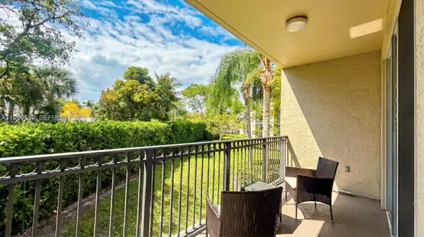 26 Royal Palm Way #201, Boca Raton, FL 33432