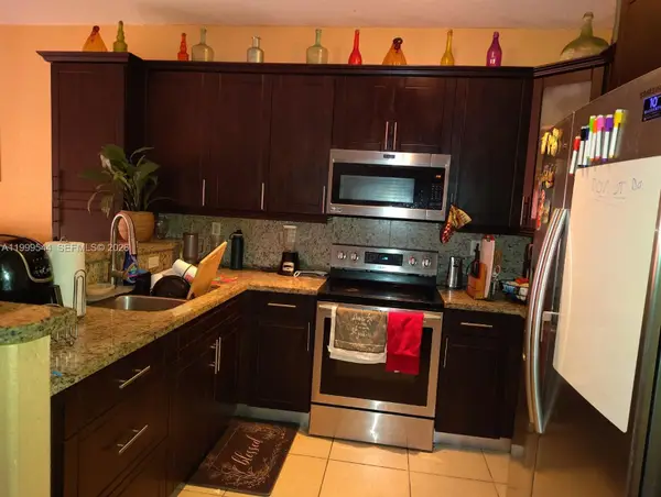 7736 NW 197 Ln, Hialeah, FL 33015