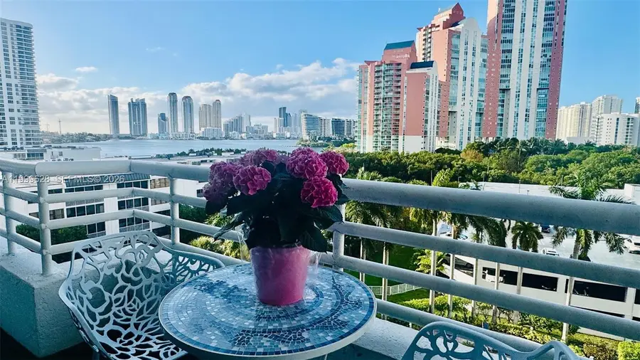 3300 NE 192nd St #814, Aventura, FL 33180 - #2