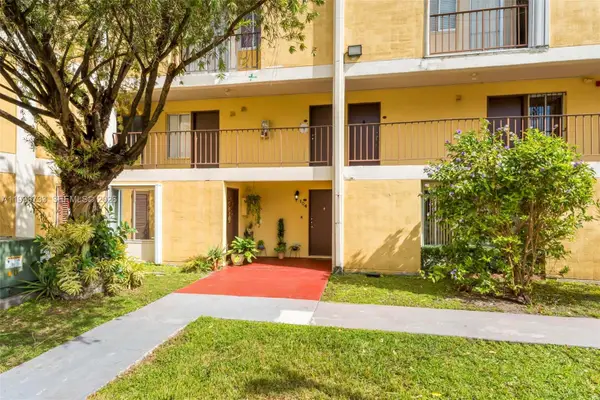 9210 Fontainebleau Blvd #104, Miami, FL 33172