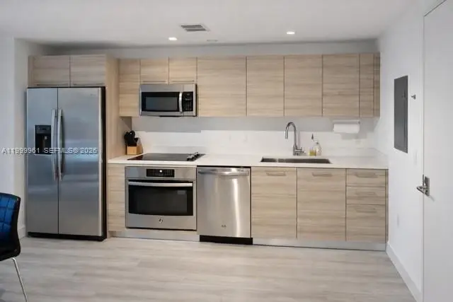 121 NE 34th St #814, Miami, FL 33137 - #3