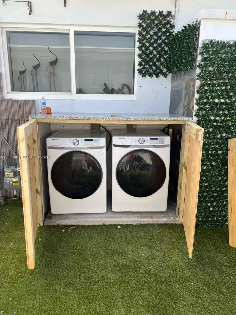 338 Roosevelt St, Hollywood, FL 33019 - #3