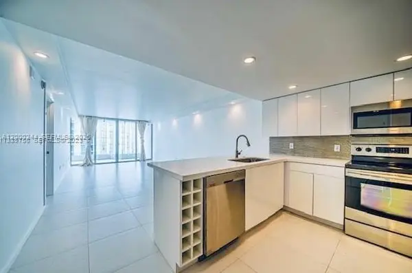 555 NE 15th St #17F, Miami, FL 33132