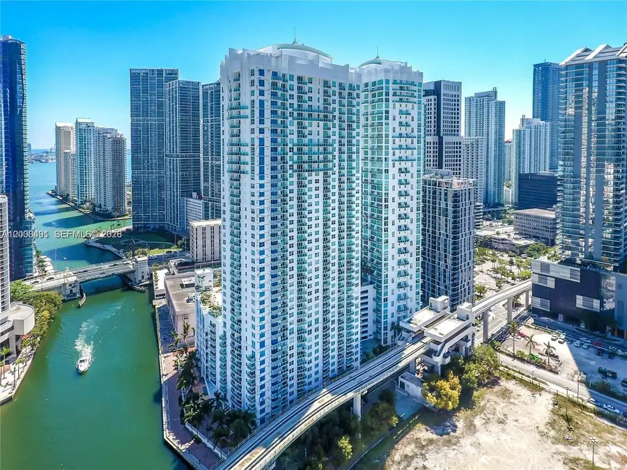31 SE 5th St #4212, Miami, FL 33131 - #3
