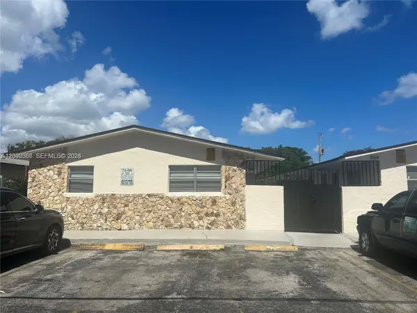 916 SW 10th St, Hallandale Beach, FL 33009