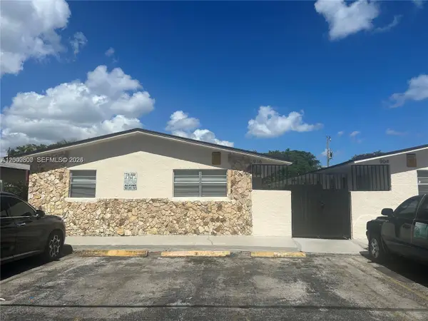 904 SW 10th St, Hallandale Beach, FL 33009