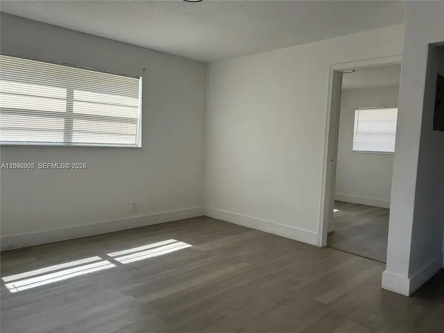904 SW 10th St, Hallandale Beach, FL 33009 - #3