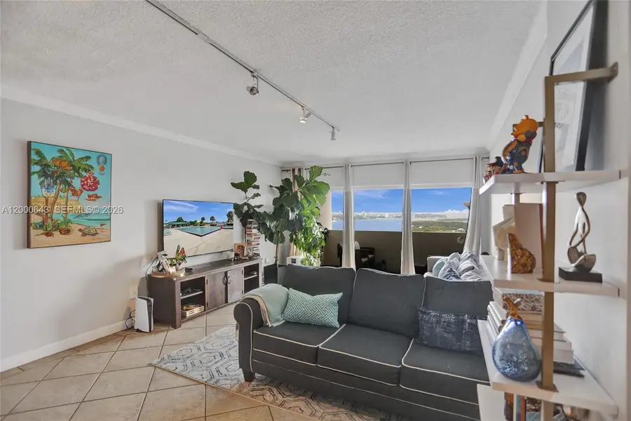 300 Bayview Dr #PH10, Sunny Isles Beach, FL 33160 - #2