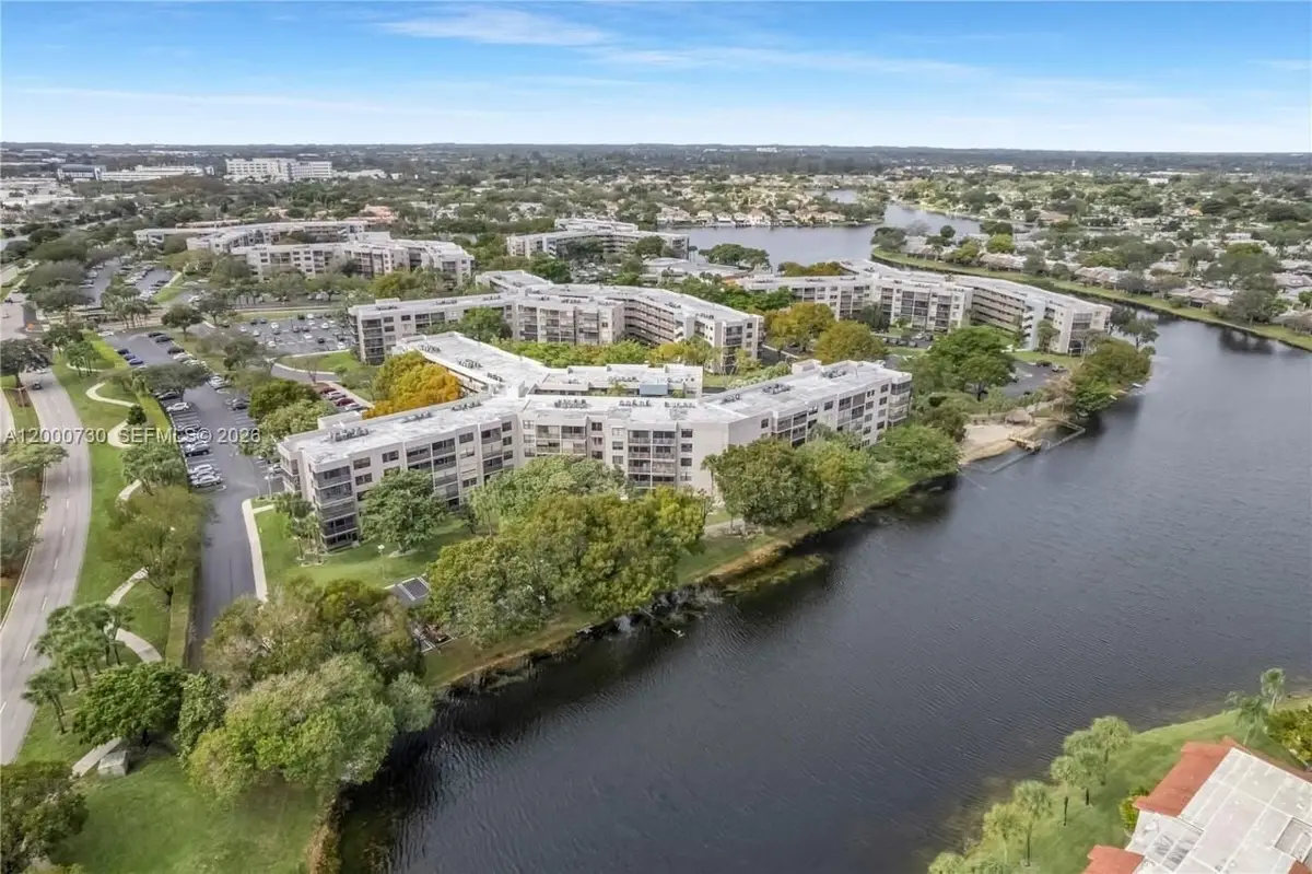 900 Colony Point Cir #317, Pembroke Pines, FL 33026 - #1