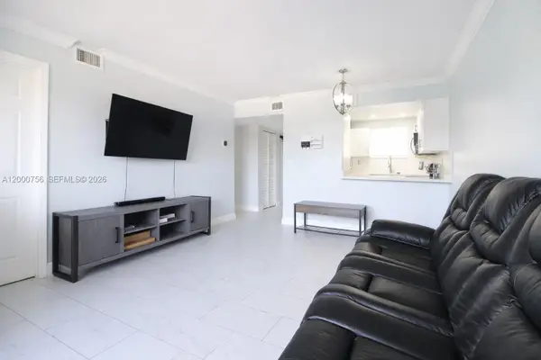 14951 SW 82nd Ln #17-402, Miami, FL 33193