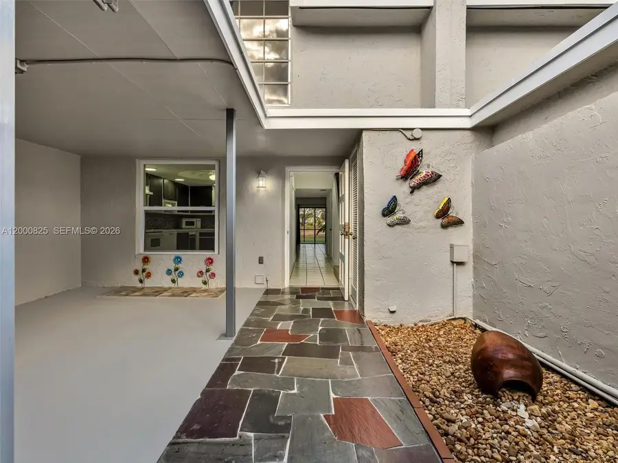 19174 Bobolink Dr, Hialeah, FL 33015 - #3