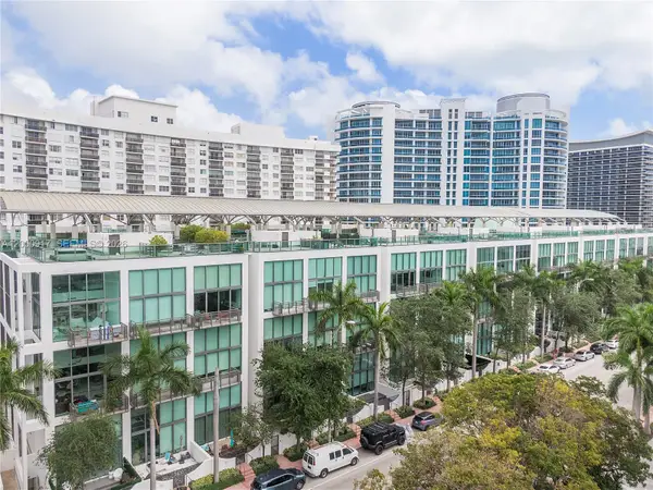 6000 Collins Ave #527, Miami Beach, FL 33140