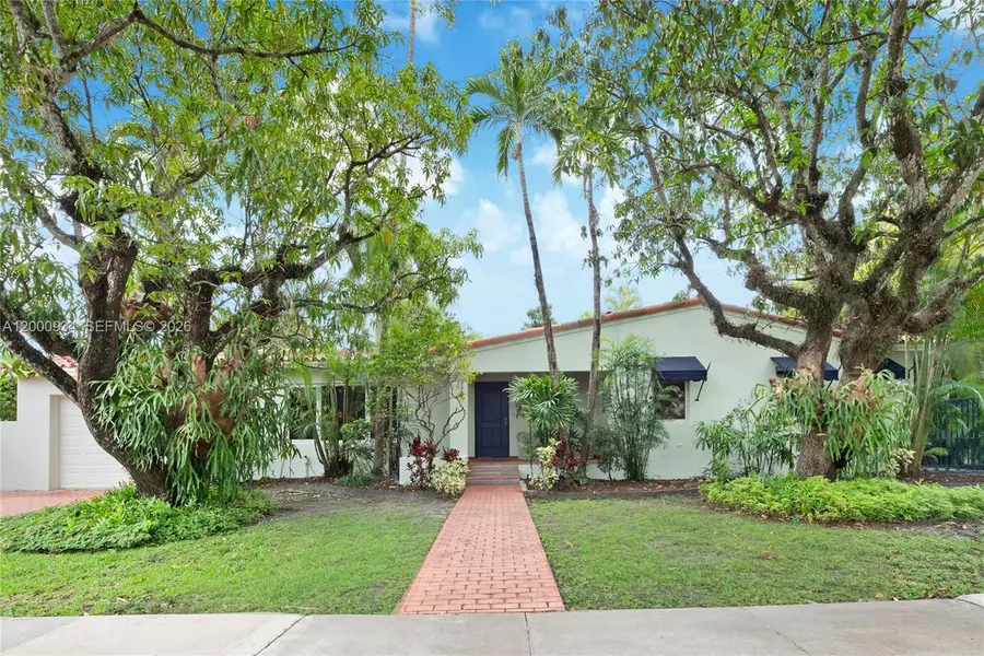 1215 Cordova St, Coral Gables, FL 33134 - #2