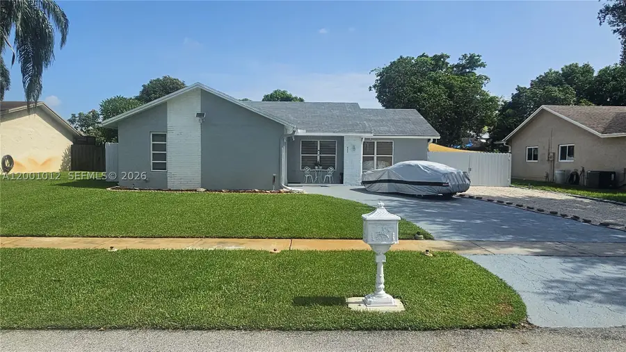 8421 NW 8th St, Pembroke Pines, FL 33024 - #3