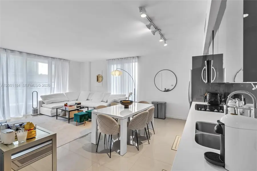 31 SE 6th St, Apt 702, Miami, FL 33131 - #3