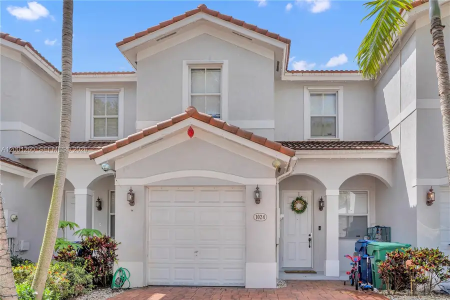 1024 NE 208th St, Miami, FL 33179 - #2
