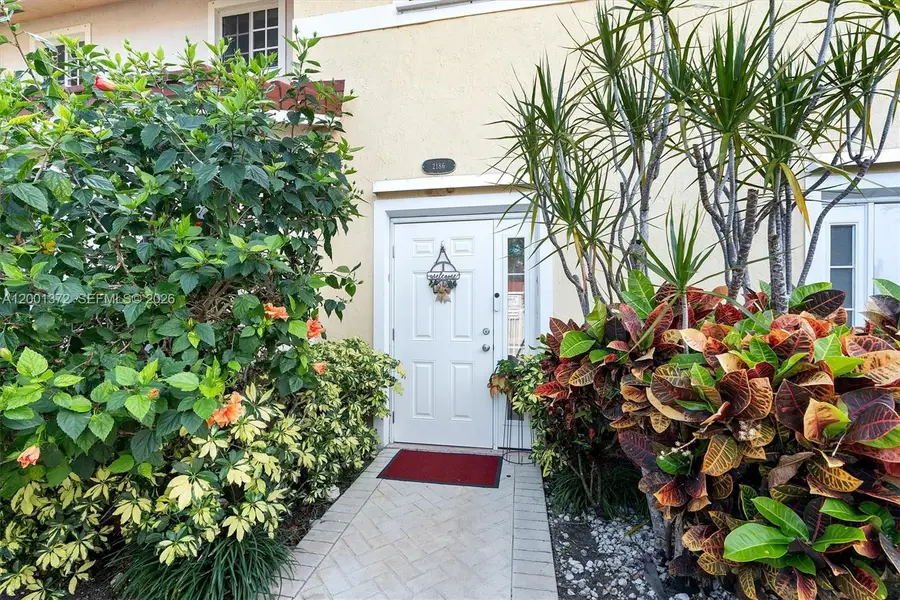 2186 NE 167th St #1-111, North Miami Beach, FL 33162 - #2
