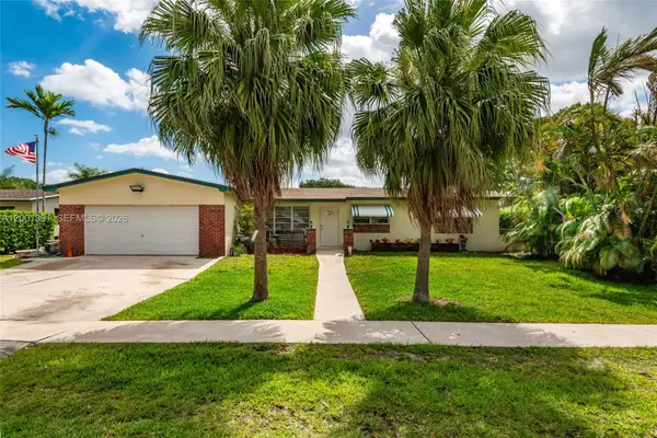 401 NW 93rd Ave, Pembroke Pines, FL 33024