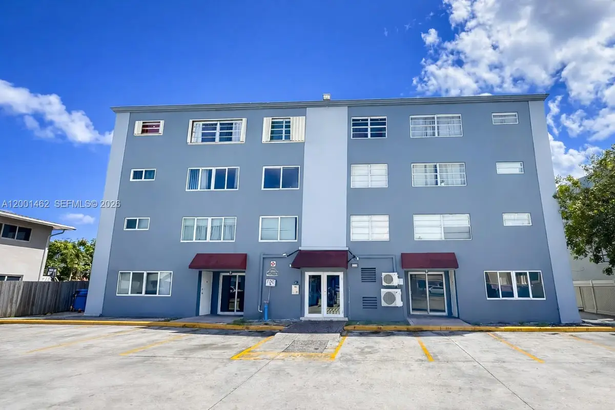 1060 Crystal Lake Dr #401, Deerfield Beach, FL 33064 - #1