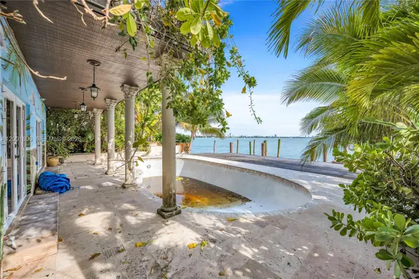 Address Withheld By Seller, Miami Beach, FL 33141