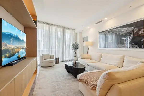 801 S Miami Ave #4902, Miami, FL 33130